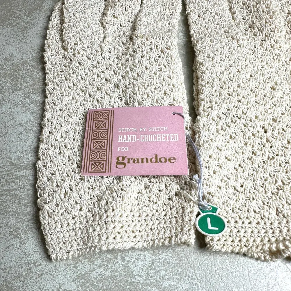 Vintage Grandoe Crochet Gloves L Pearl Closure Made in Italy Carrie Bradshaw